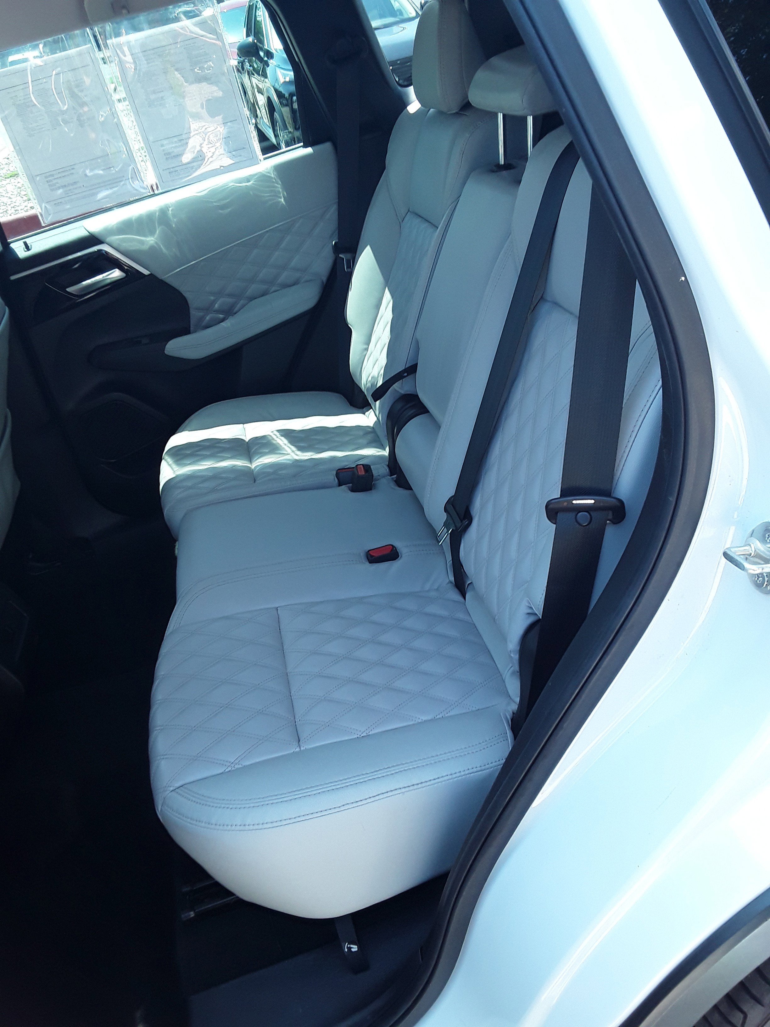 Vehicle image 13 of 27