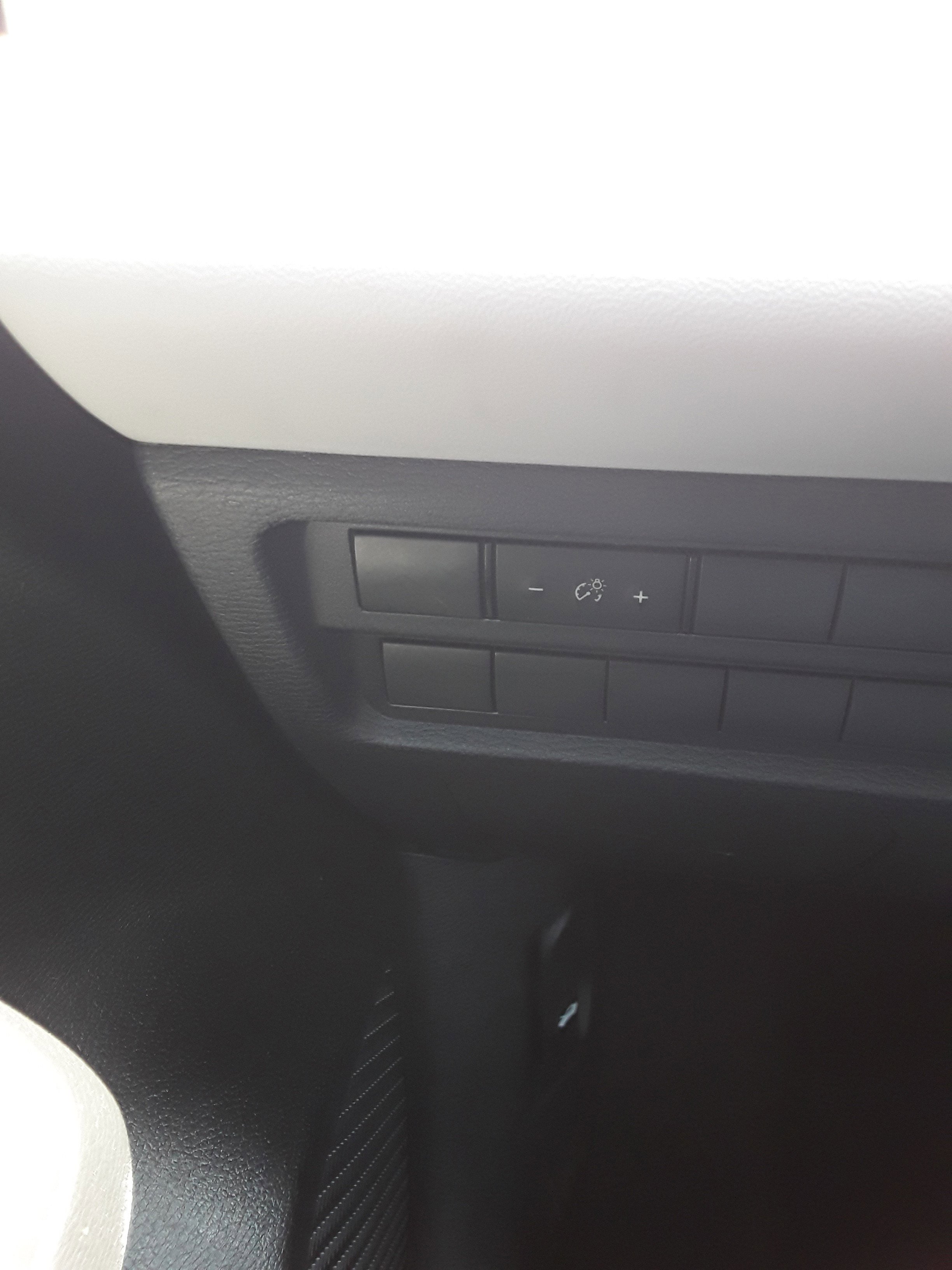 Vehicle image 16 of 27