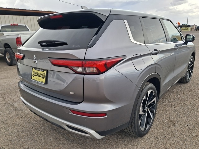 Vehicle image 4 of 10