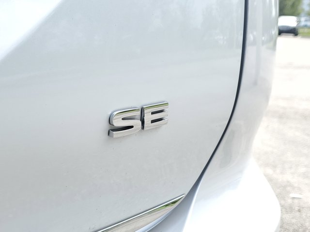 Vehicle image 8 of 37