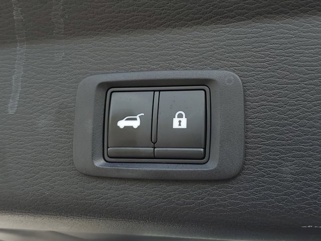 Vehicle image 10 of 37