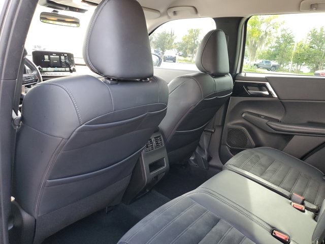 Vehicle image 11 of 37