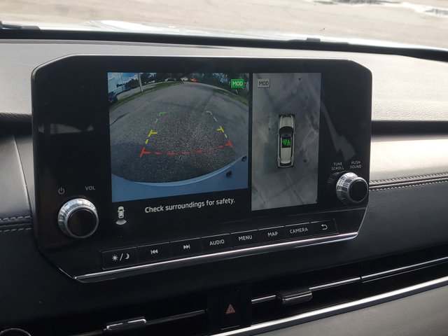 Vehicle image 26 of 37