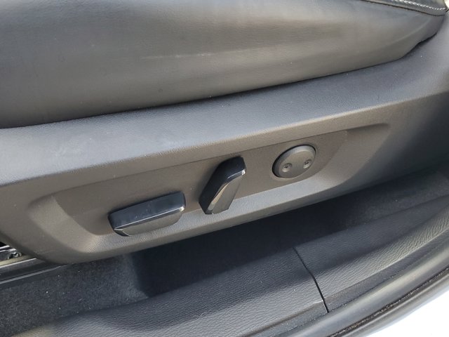 Vehicle image 19 of 37