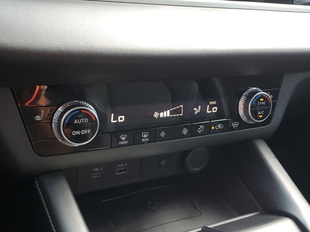 Vehicle image 27 of 37