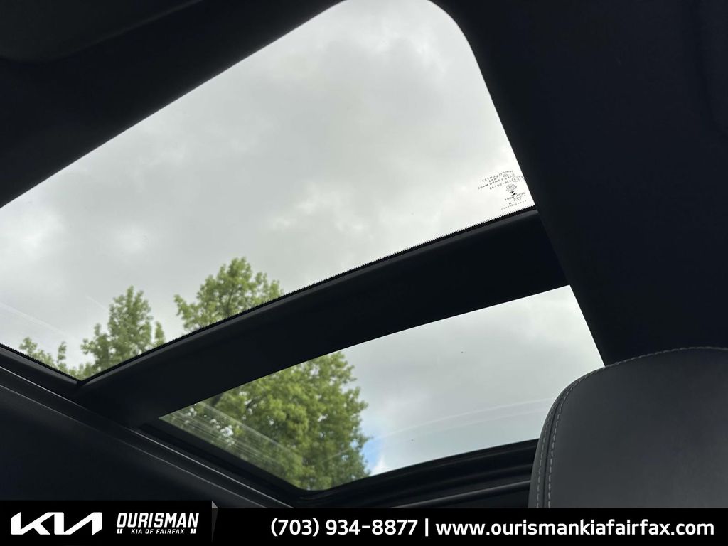 Vehicle image 22 of 27