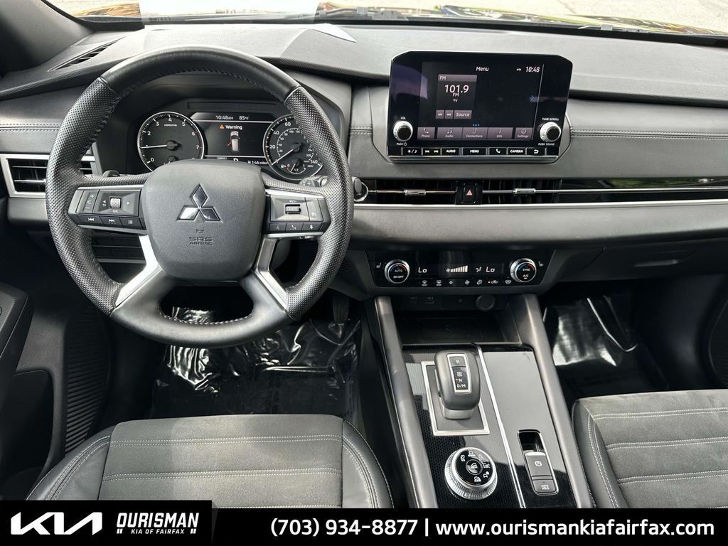 Vehicle image 14 of 27