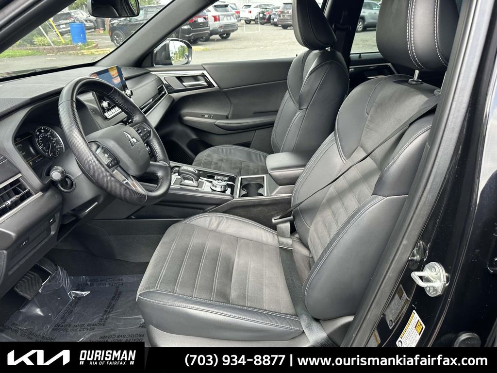 Vehicle image 13 of 27