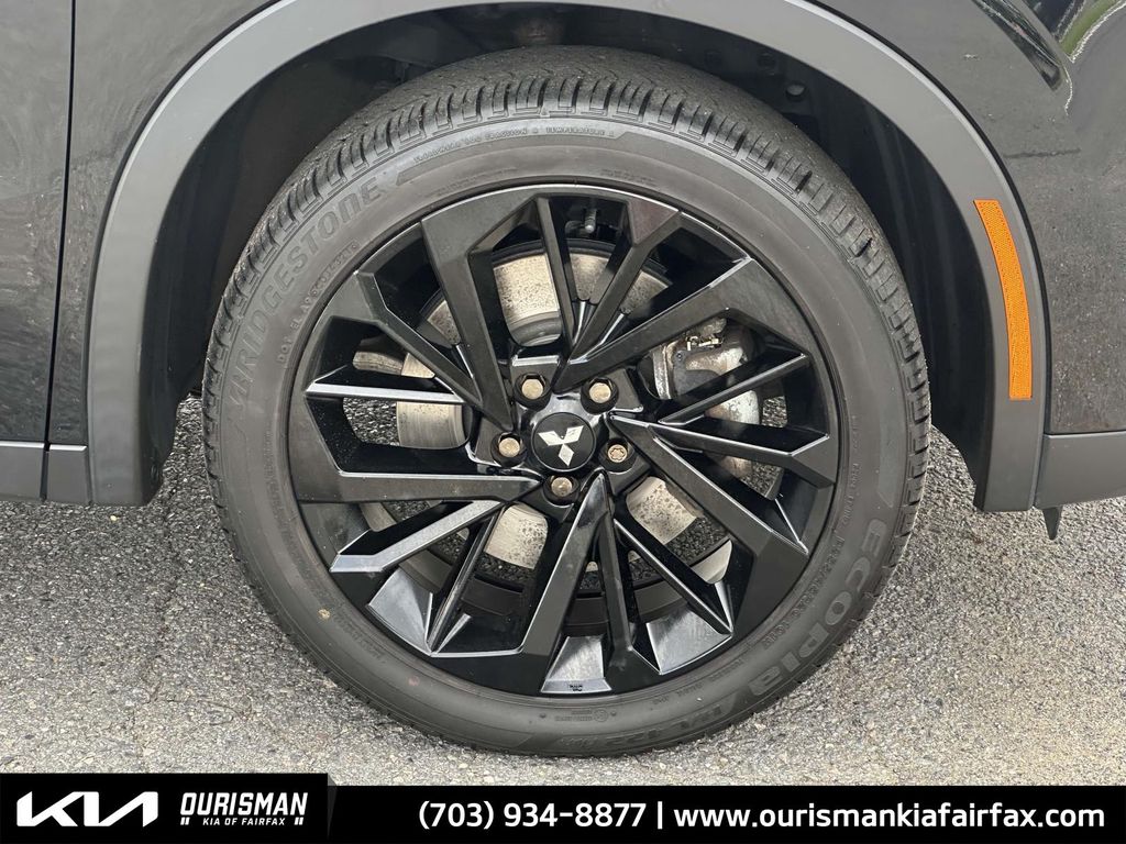 Vehicle image 9 of 27