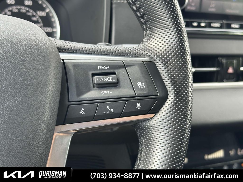 Vehicle image 26 of 27