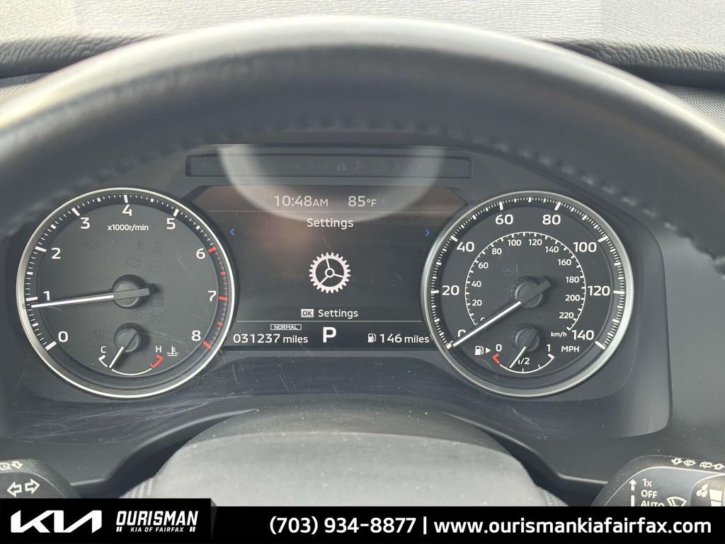 Vehicle image 15 of 27