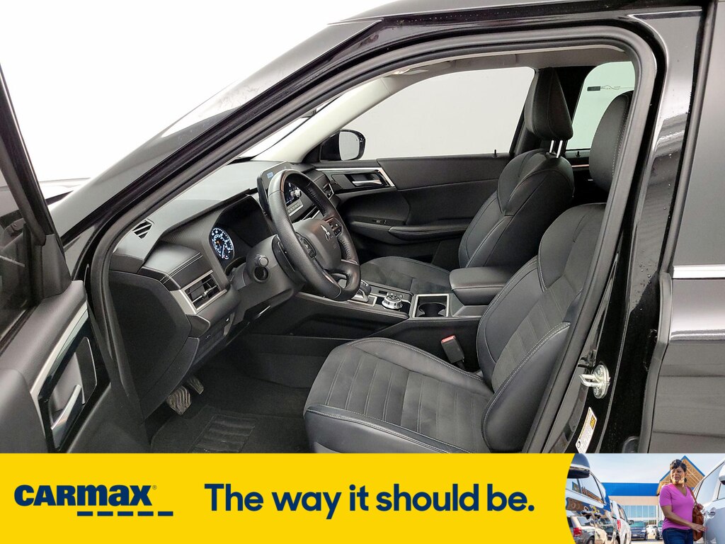 Vehicle image 14 of 28