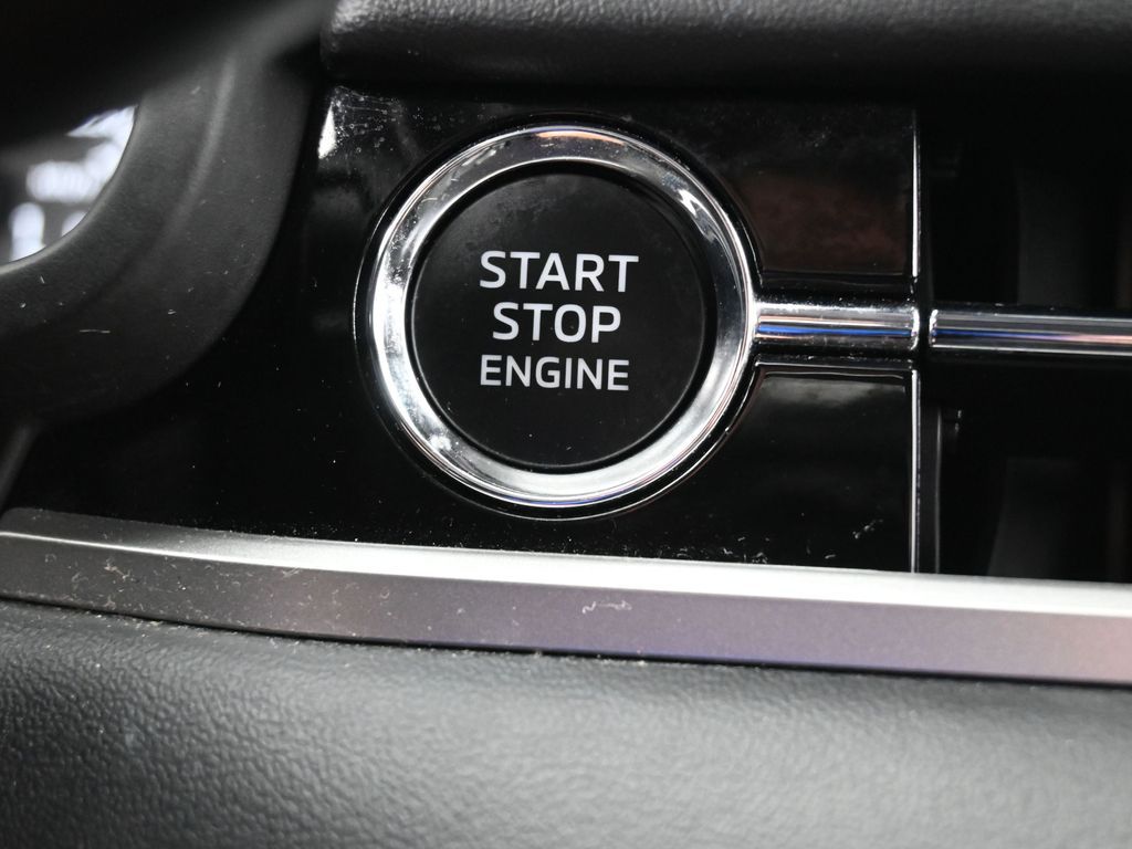 Vehicle image 55 of 71