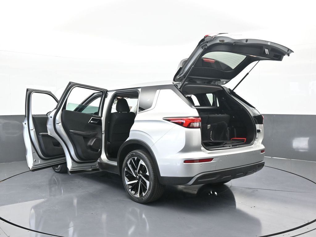 Vehicle image 37 of 71