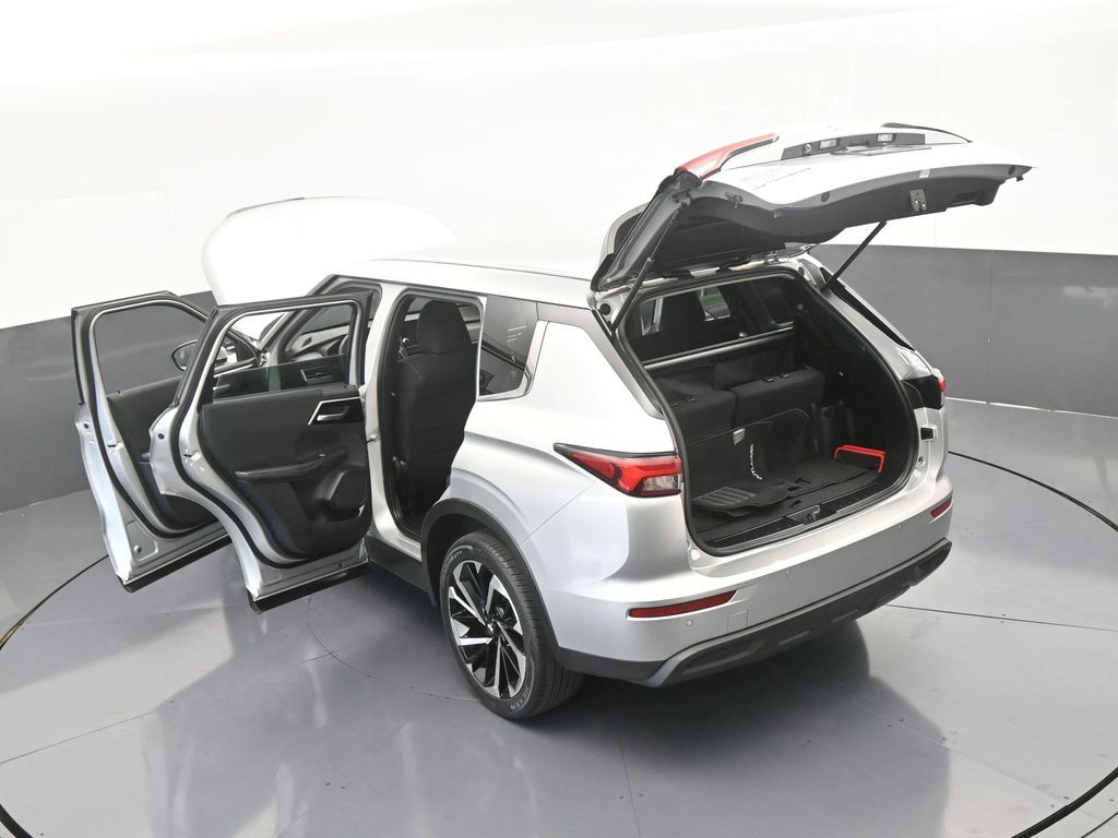 Vehicle image 27 of 71
