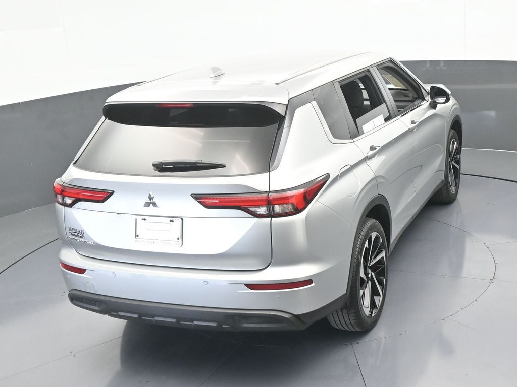 Vehicle image 16 of 71