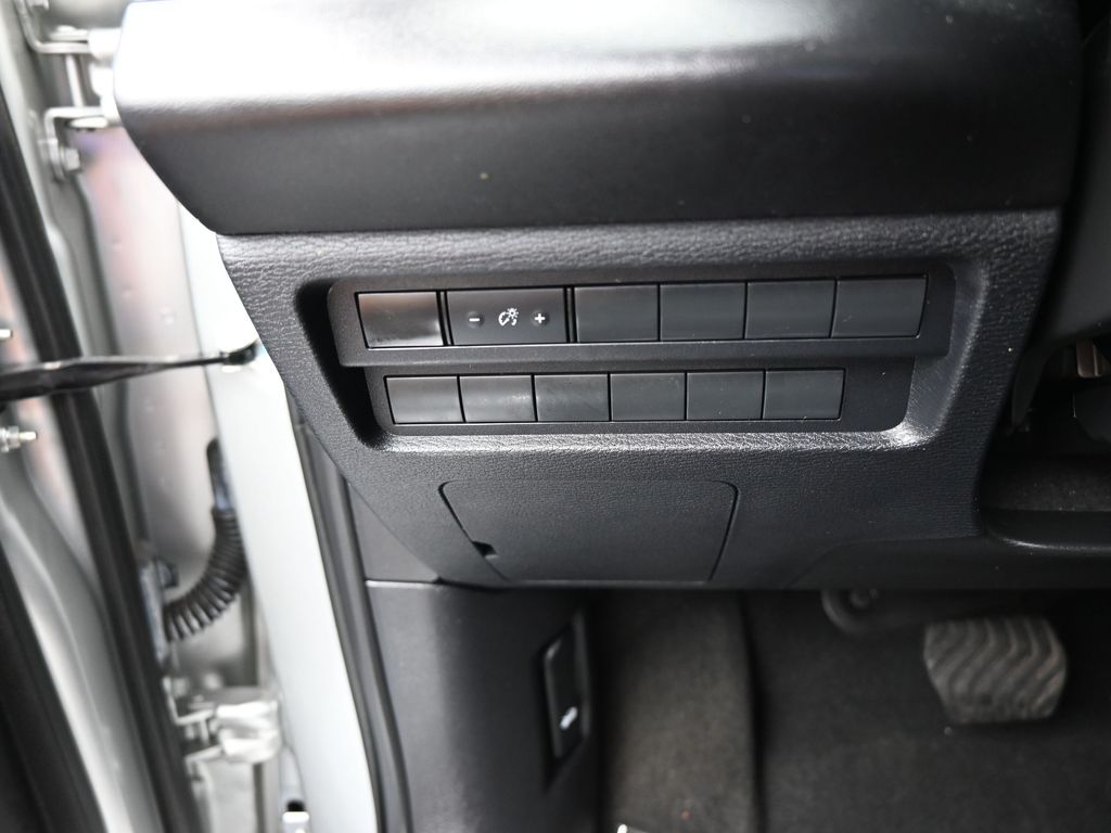 Vehicle image 59 of 71