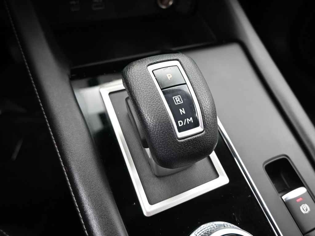 Vehicle image 54 of 71