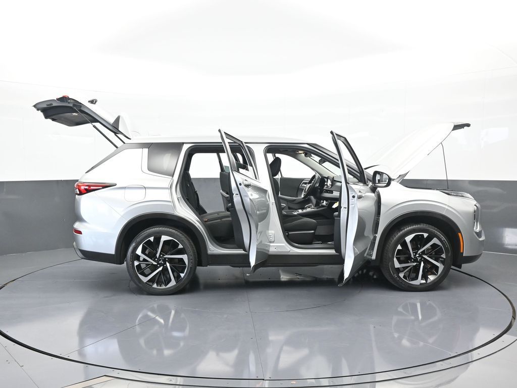 Vehicle image 15 of 71