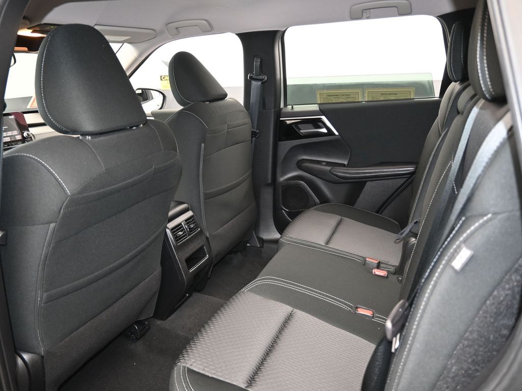Vehicle image 61 of 71