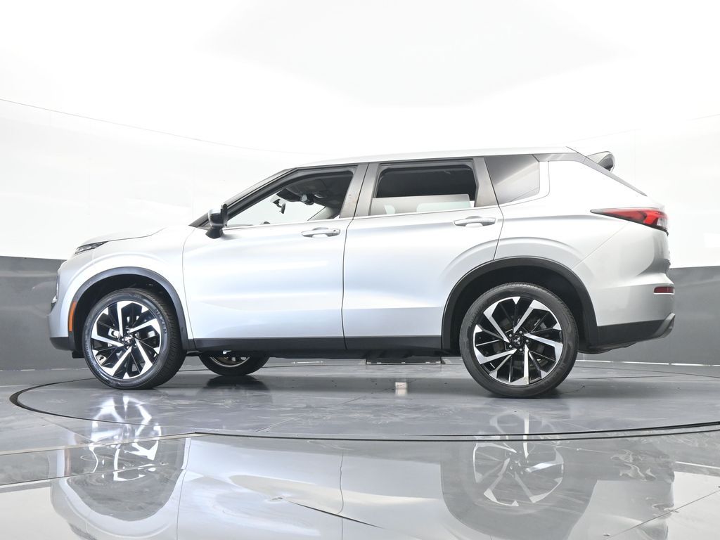 Vehicle image 30 of 71