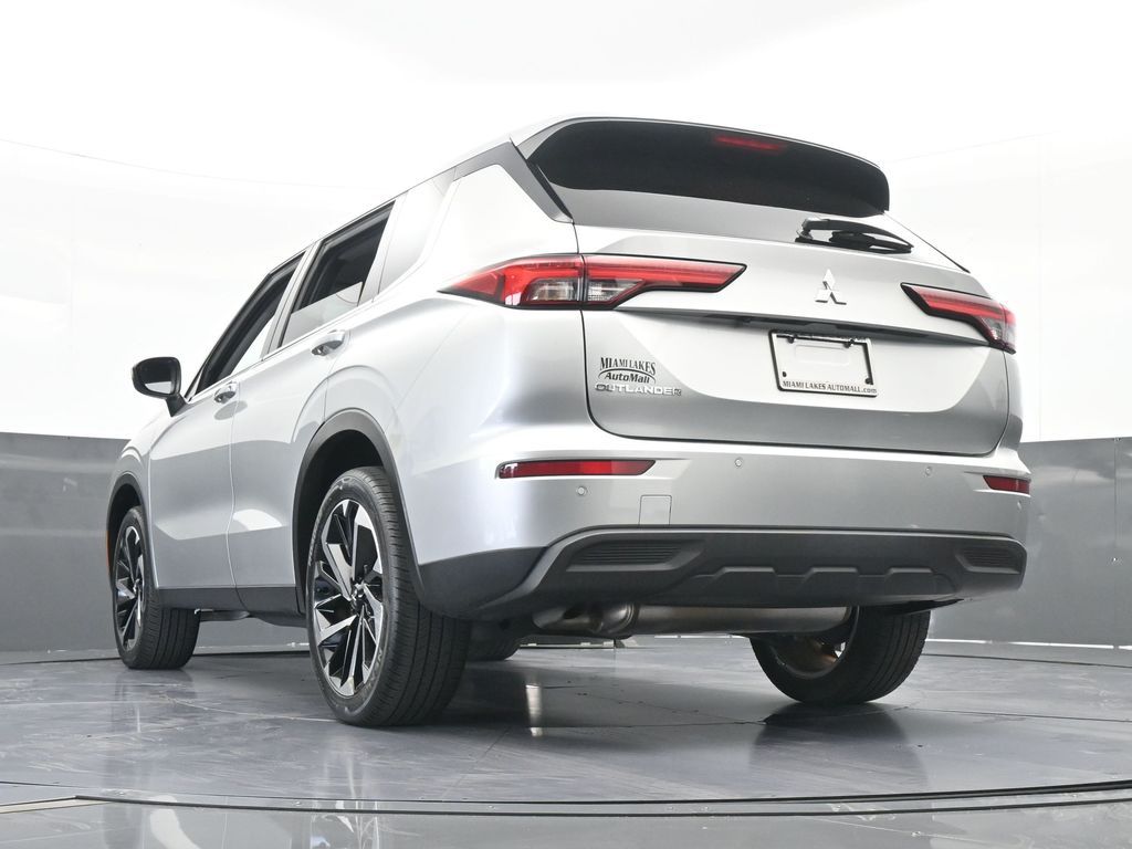 Vehicle image 24 of 71