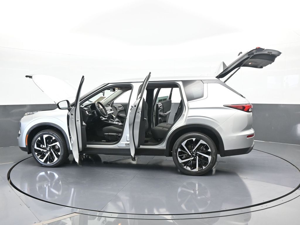 Vehicle image 25 of 71