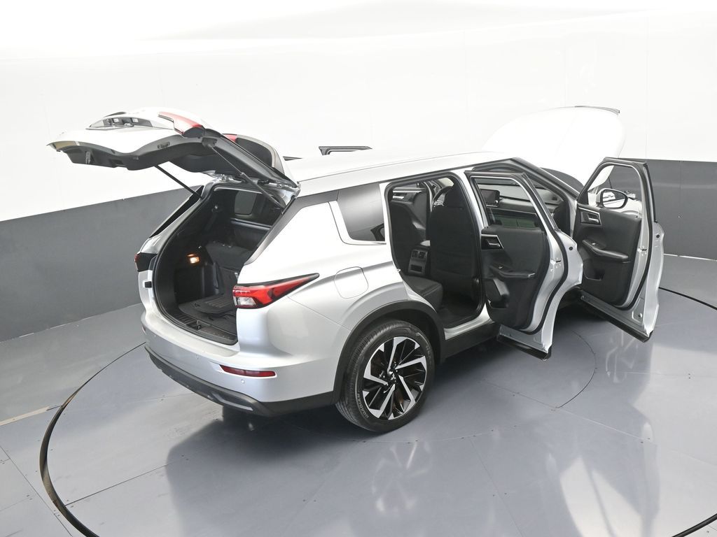 Vehicle image 18 of 71