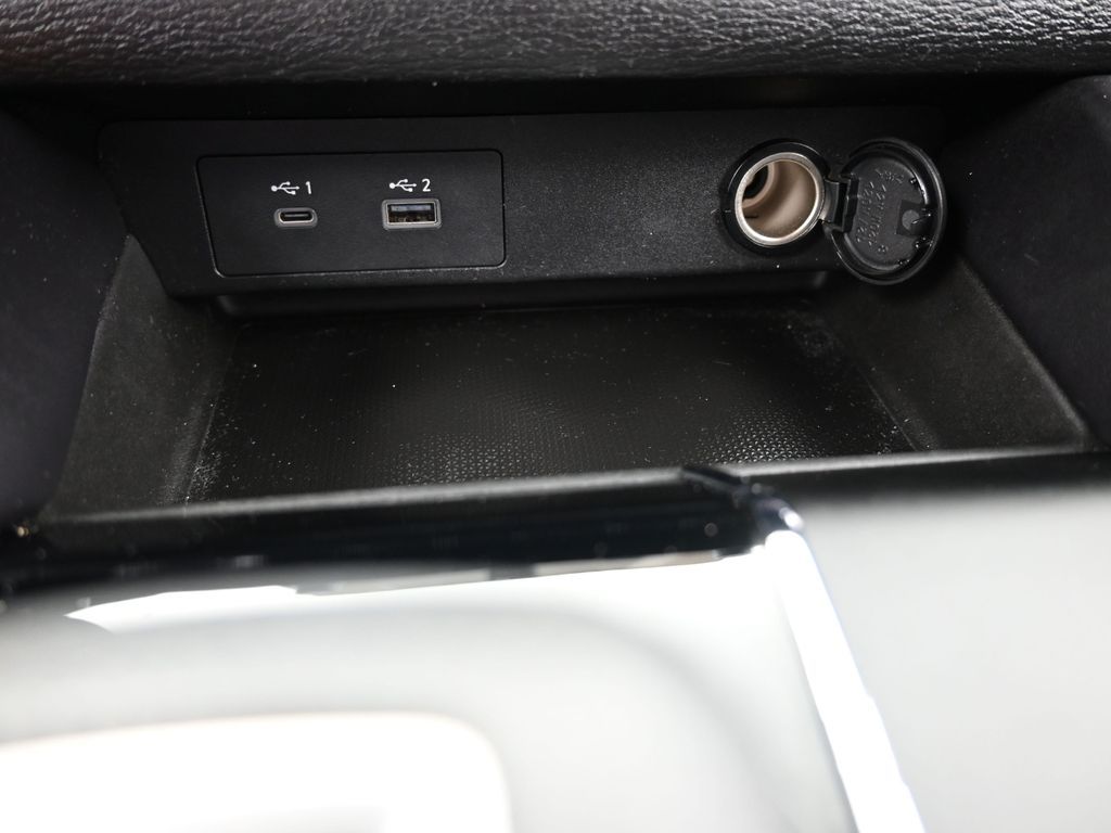 Vehicle image 52 of 71