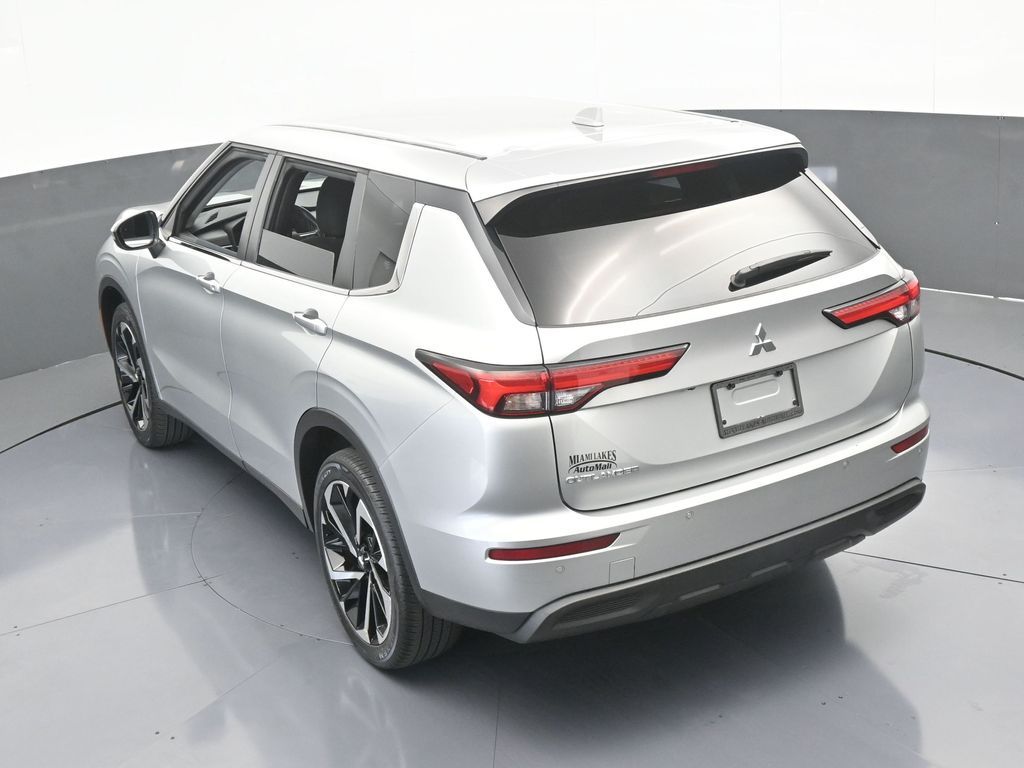 Vehicle image 26 of 71