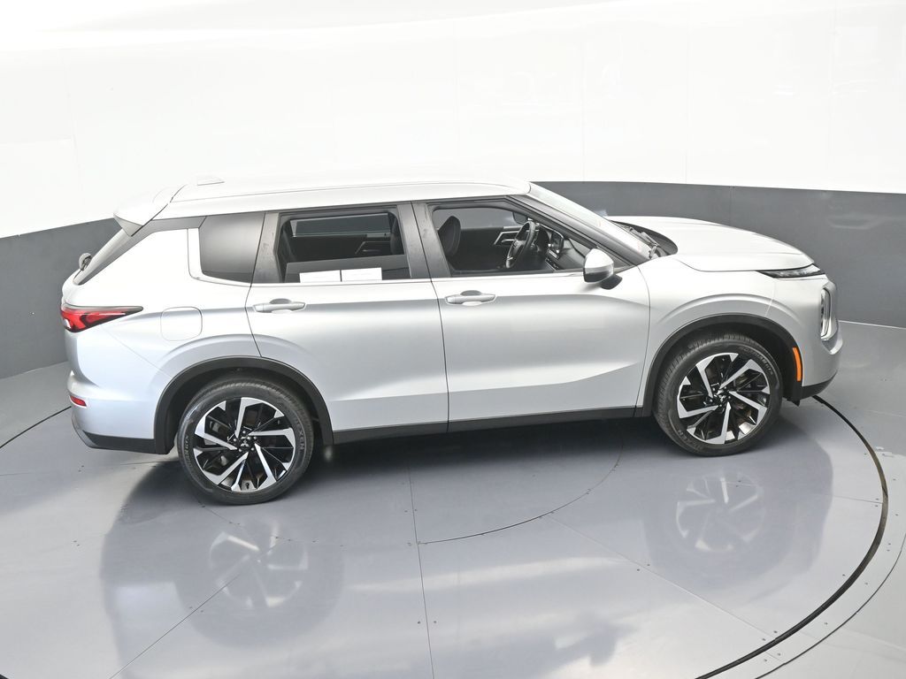 Vehicle image 19 of 71