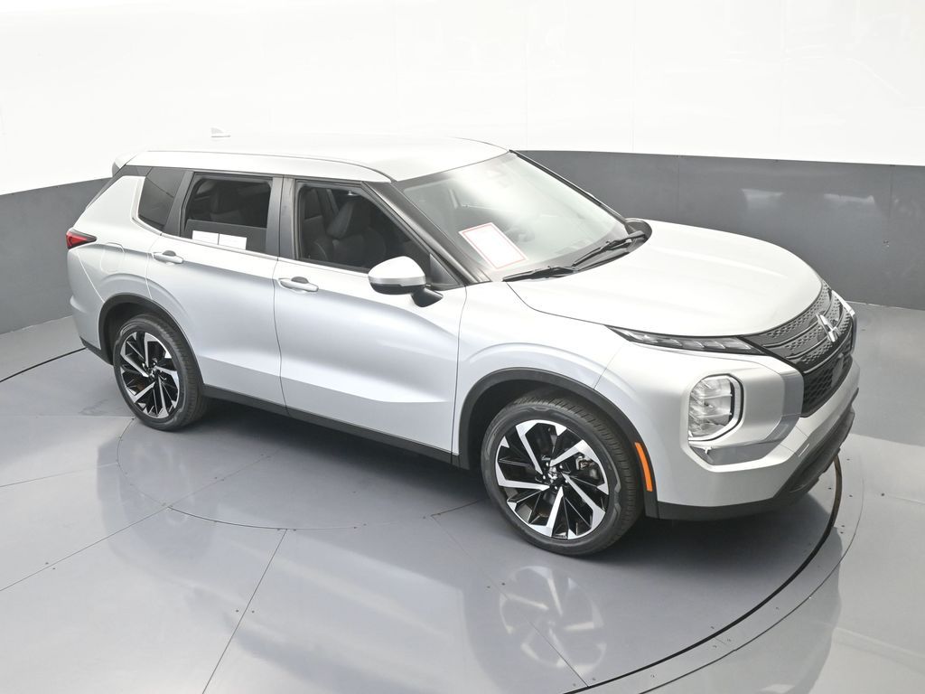 Vehicle image 8 of 71