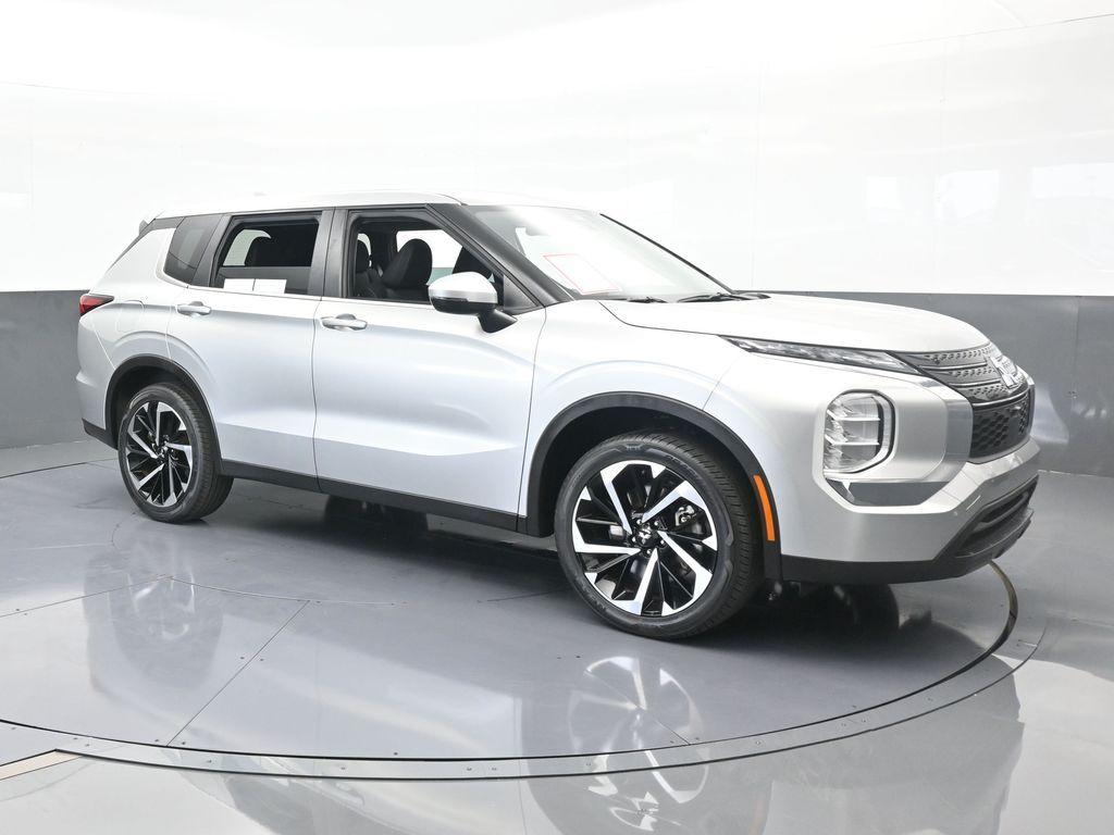 Vehicle image 10 of 71