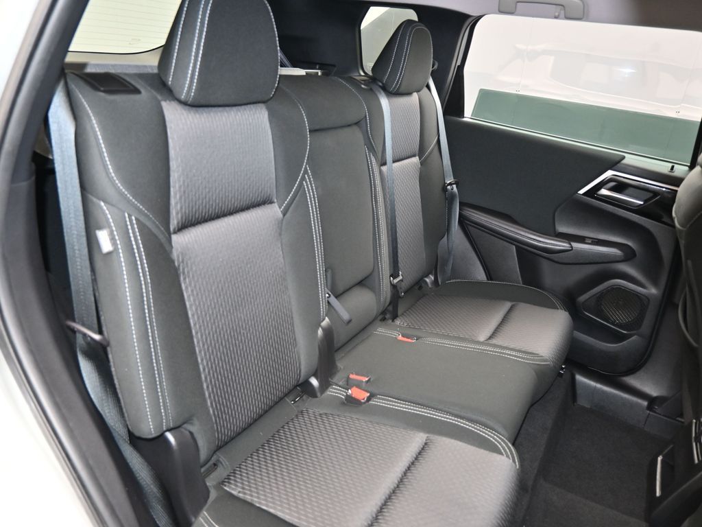 Vehicle image 67 of 71