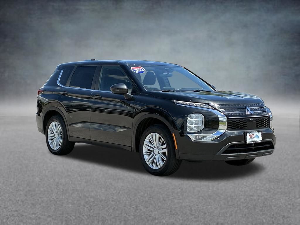 2022 Mitsubishi Outlander ES Image 3 of 46