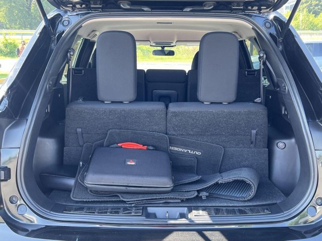 Vehicle image 10 of 28