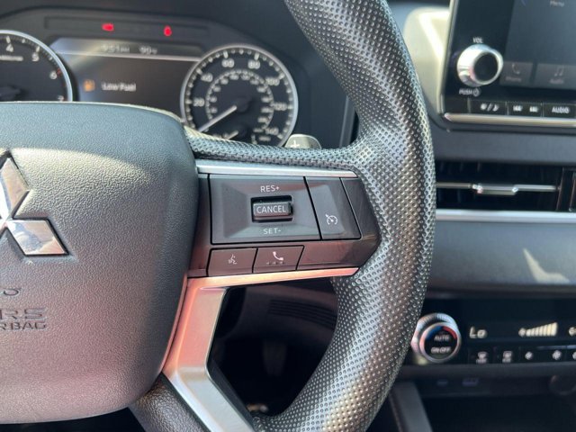 Vehicle image 17 of 28