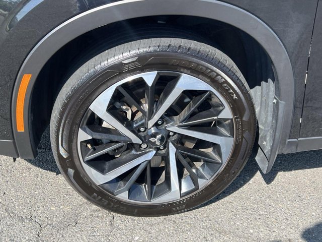 Vehicle image 9 of 28