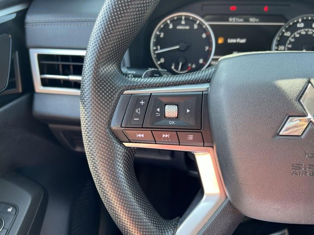 Vehicle image 24 of 28