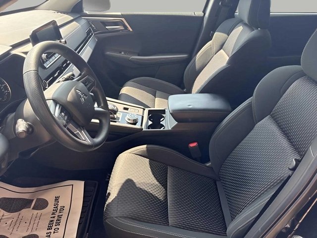 Vehicle image 10 of 16