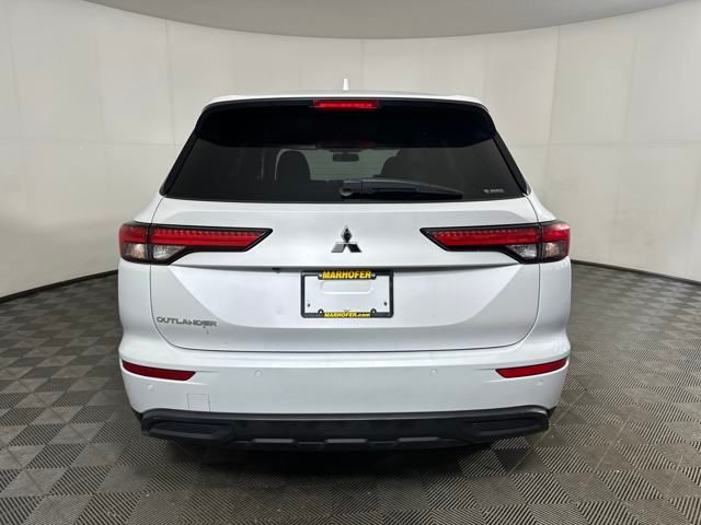 Vehicle image 6 of 27