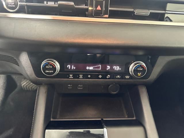 Vehicle image 22 of 27