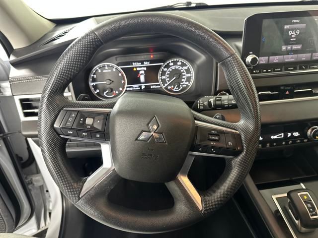 Vehicle image 14 of 27
