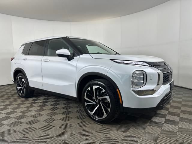 Vehicle image 4 of 27