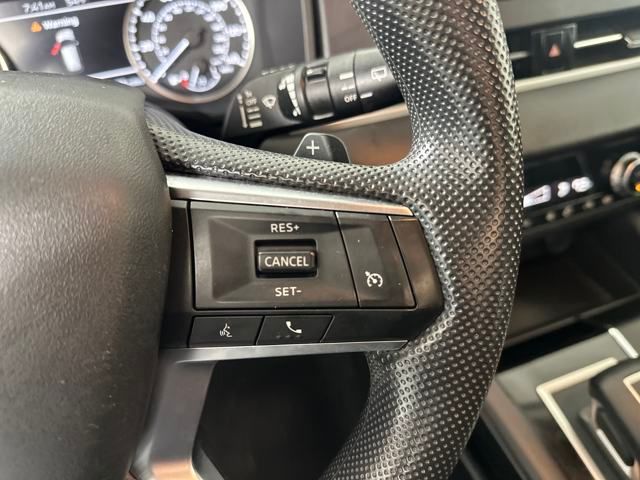 Vehicle image 16 of 27