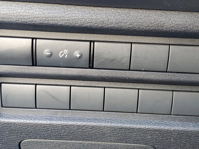 Vehicle image 21 of 30