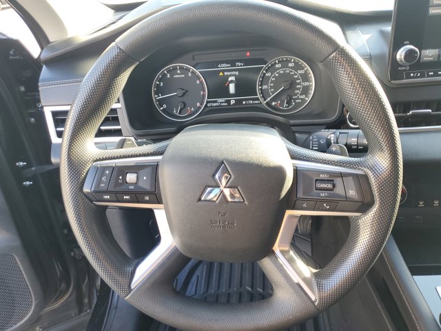 Vehicle image 23 of 30