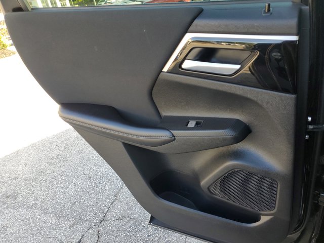 Vehicle image 15 of 30
