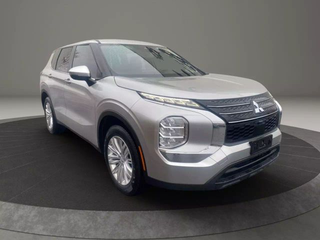 Vehicle image 3 of 32