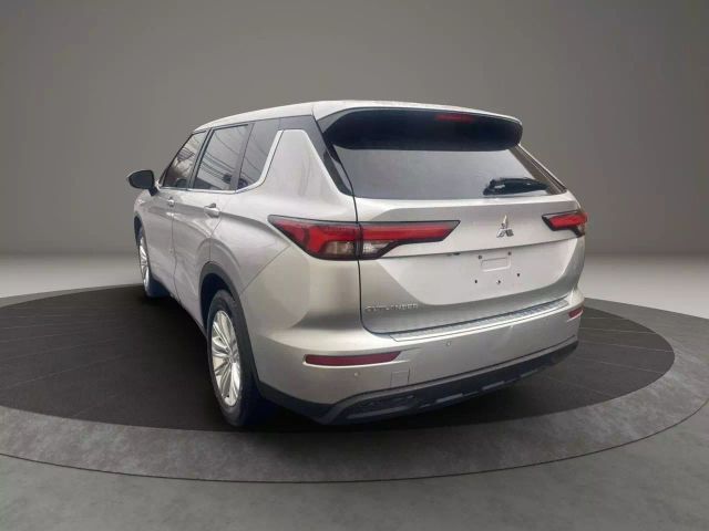 Vehicle image 7 of 32